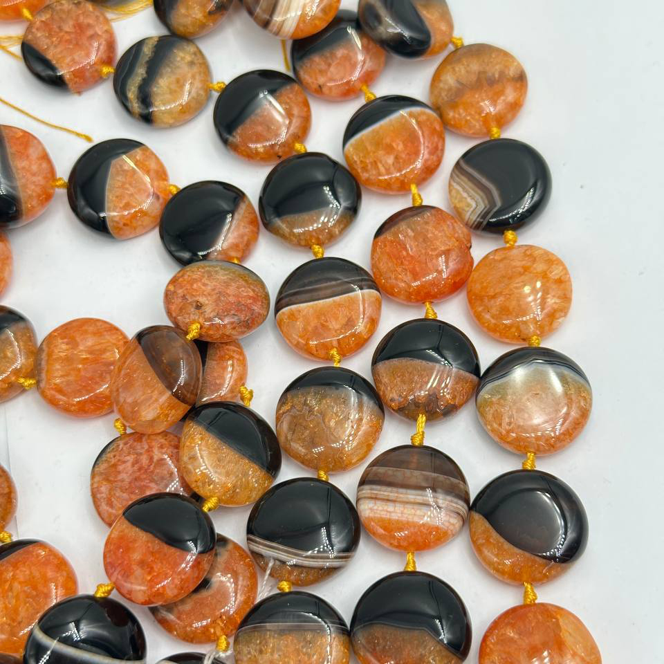 Агат тигровой расцветки размер 19*8мм натуральный камень