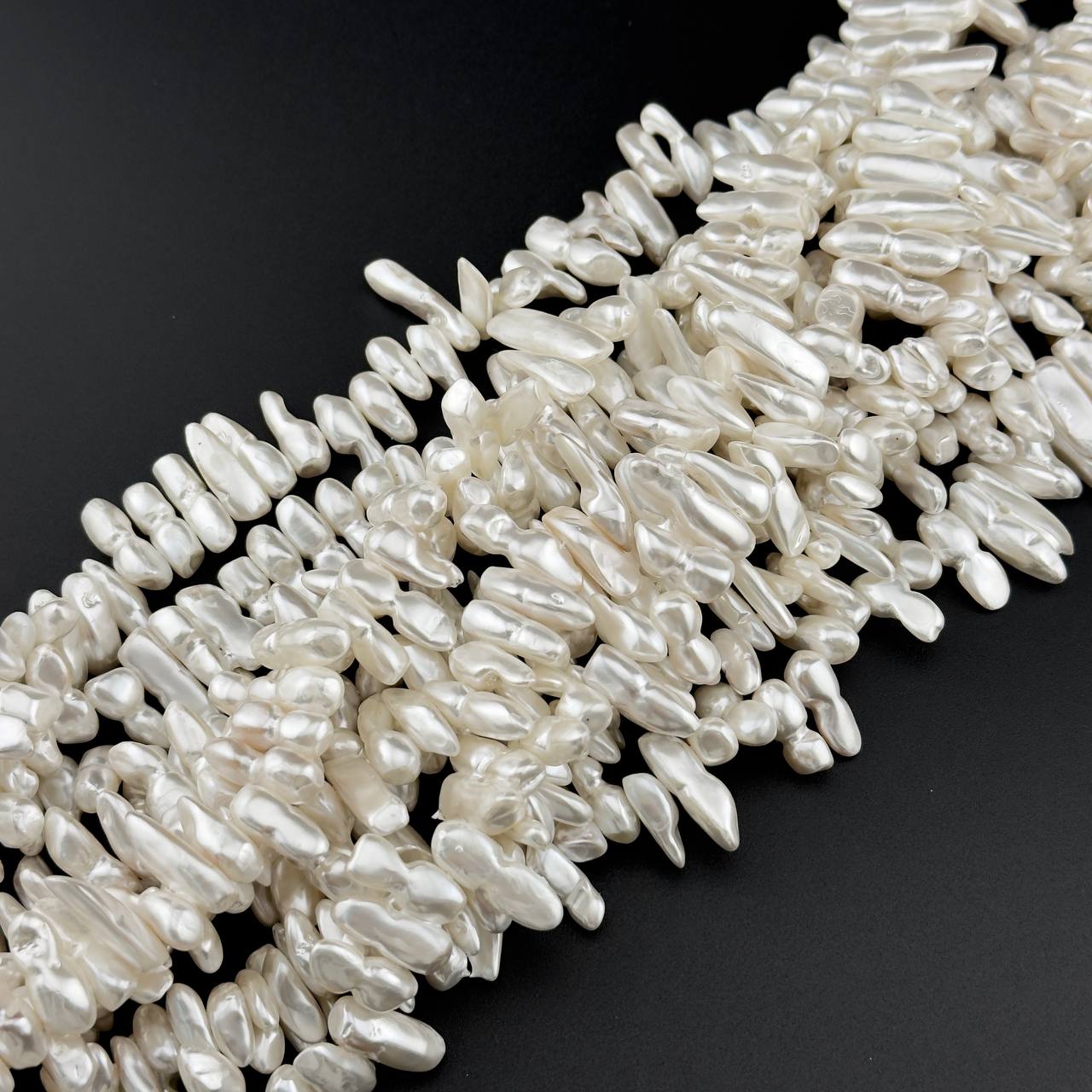 Майорка цвет белый средний размер бусин 7*18мм