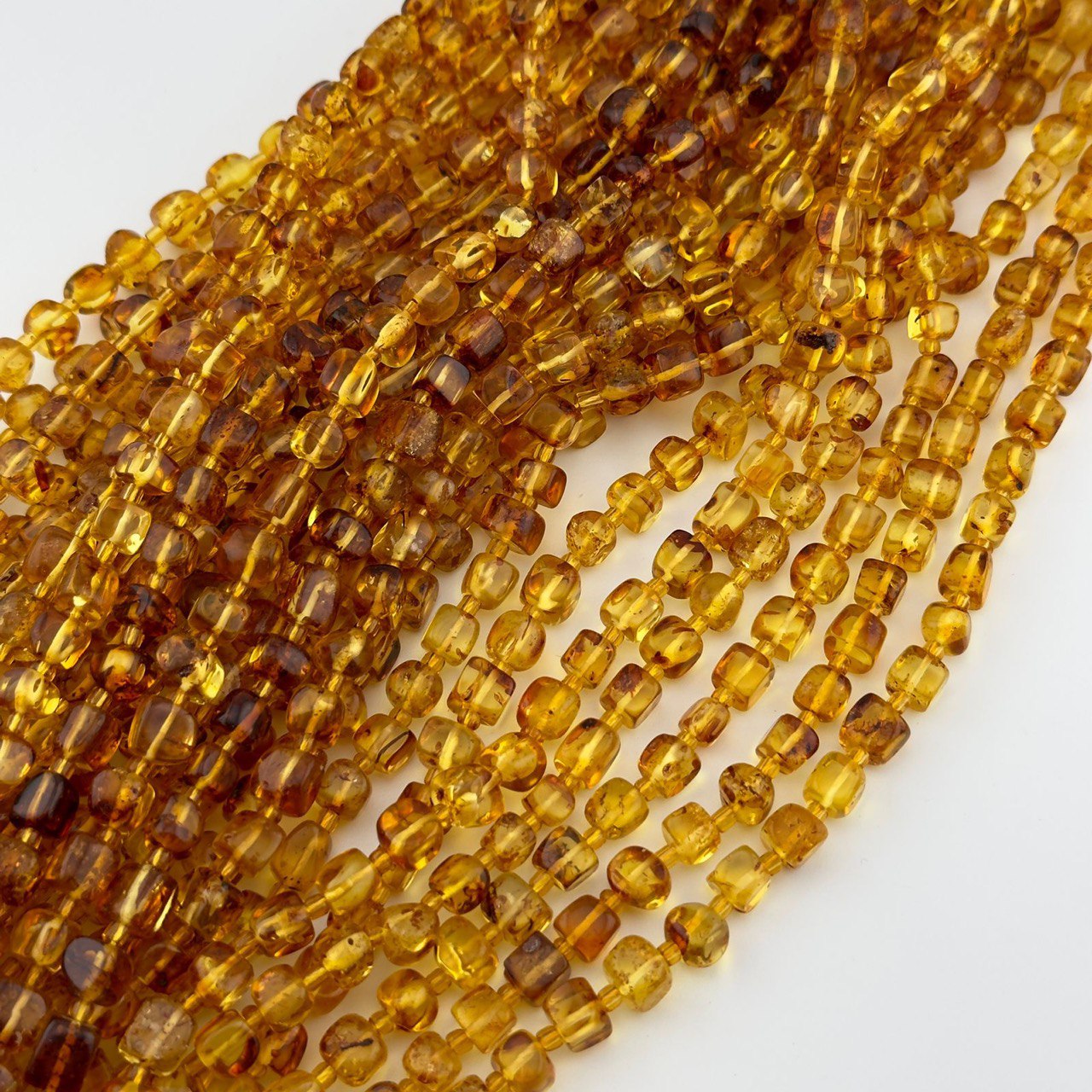 Бусины Янтарь натуральный размер 7*6мм