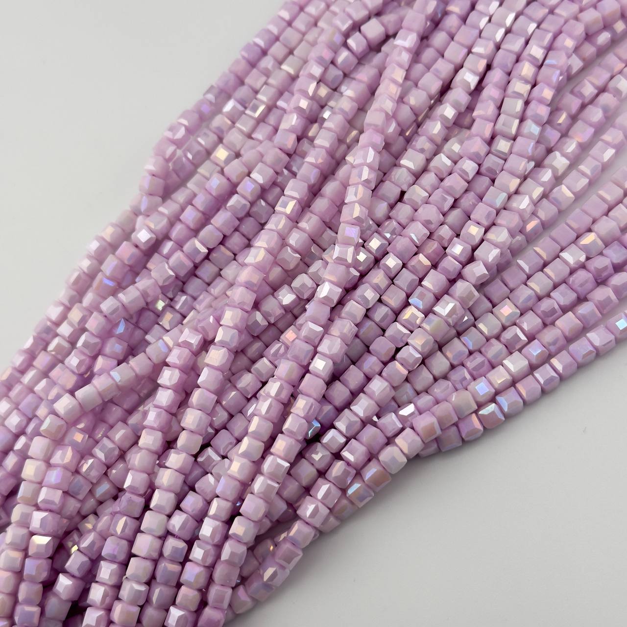 Чешское стекло размер 4мм цвет сиреневый