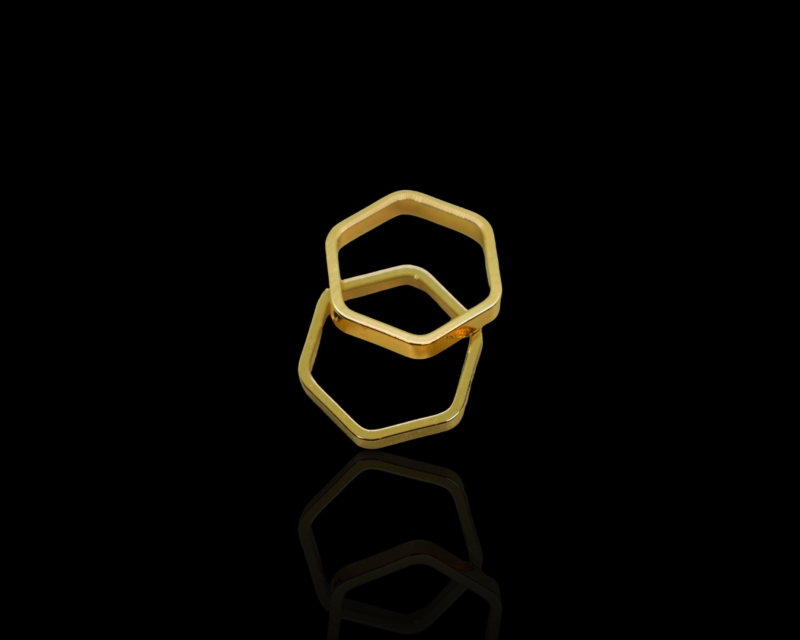 Шестиугольник без дополнительных отверстий; цвет золото, 18мм