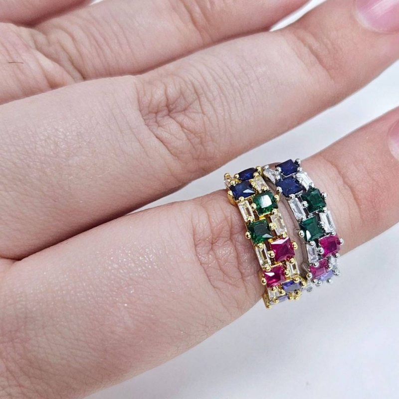 Кольцо безразмерное с цветными фианитами размер 21*6мм цвет золото